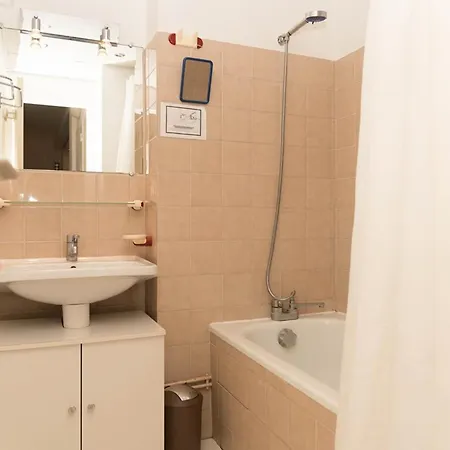 T2 Pour 4 Personnes Au Lavandou Avec Balcon Vue - Fr-1-803-48 Apartmán