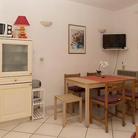 Apartmán T2 Pour 4 Personnes Au Lavandou Avec Balcon Vue - Fr-1-803-48 *